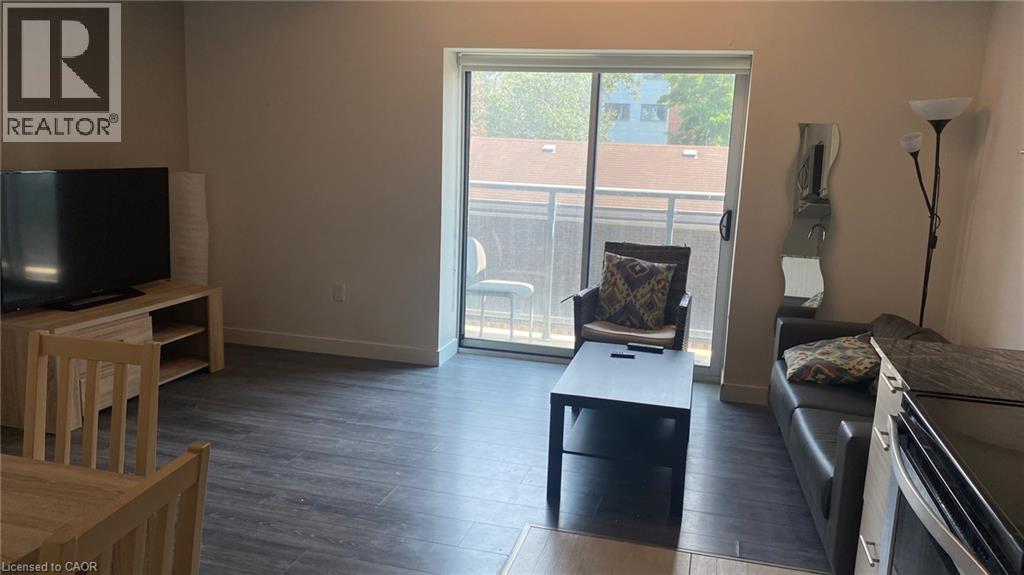 251 HEMLOCK Unit 221 photo 2