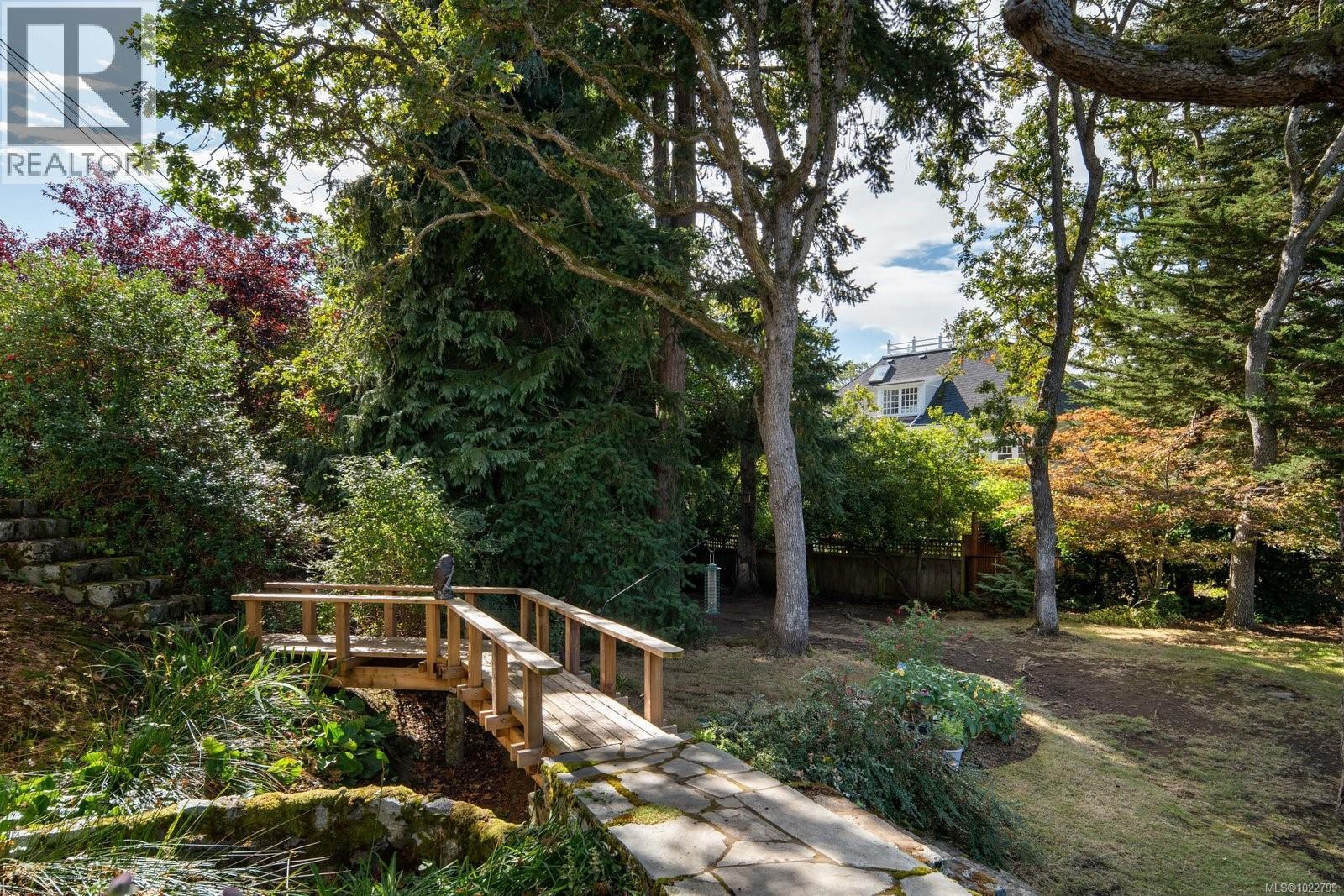  2162 Brighton Avenue, Oak Bay