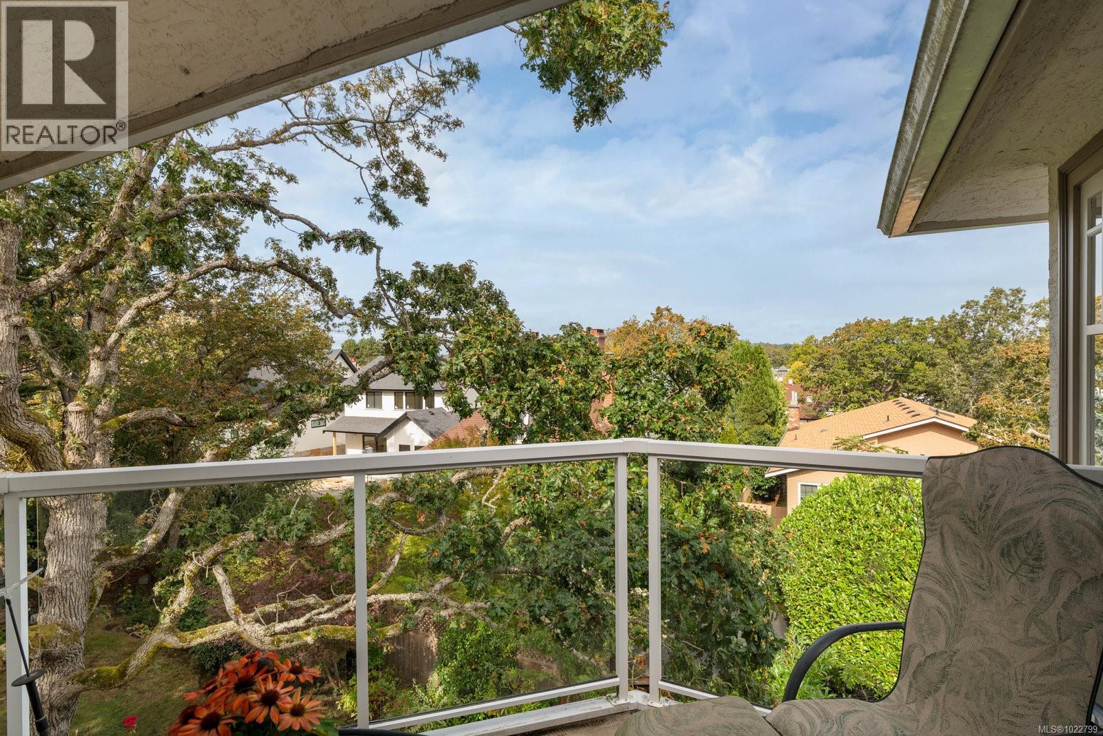  2162 Brighton Avenue, Oak Bay