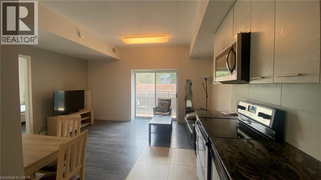 251 HEMLOCK Unit 221 photo 3