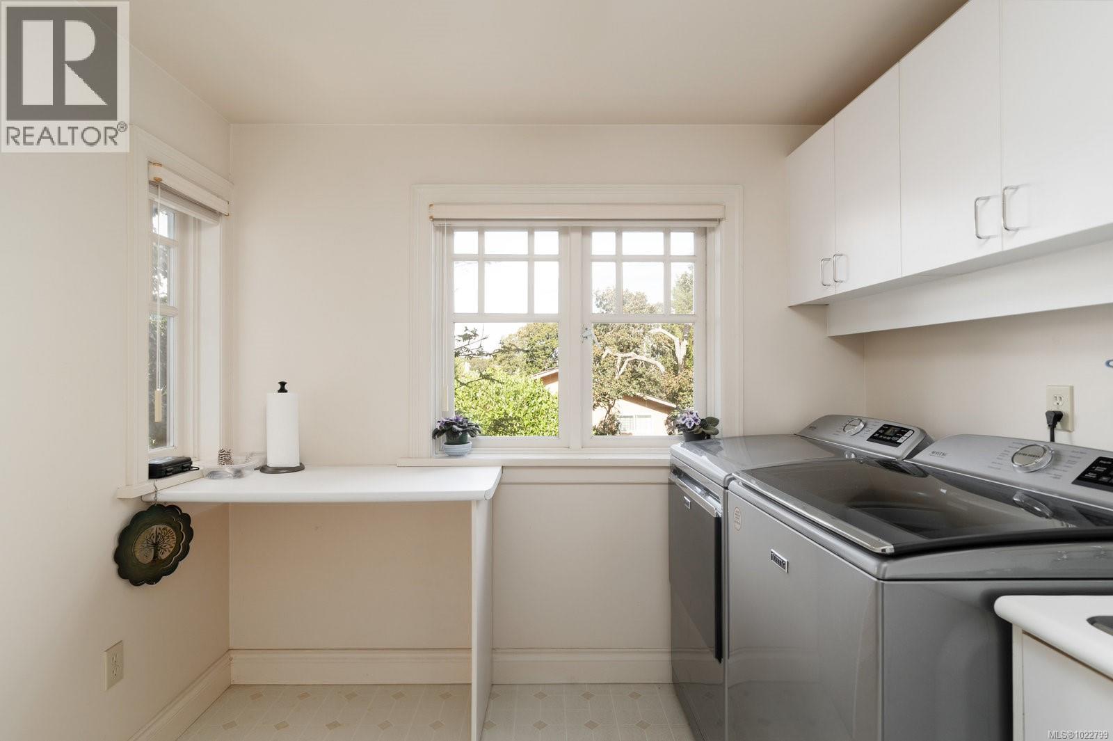  2162 Brighton Avenue, Oak Bay