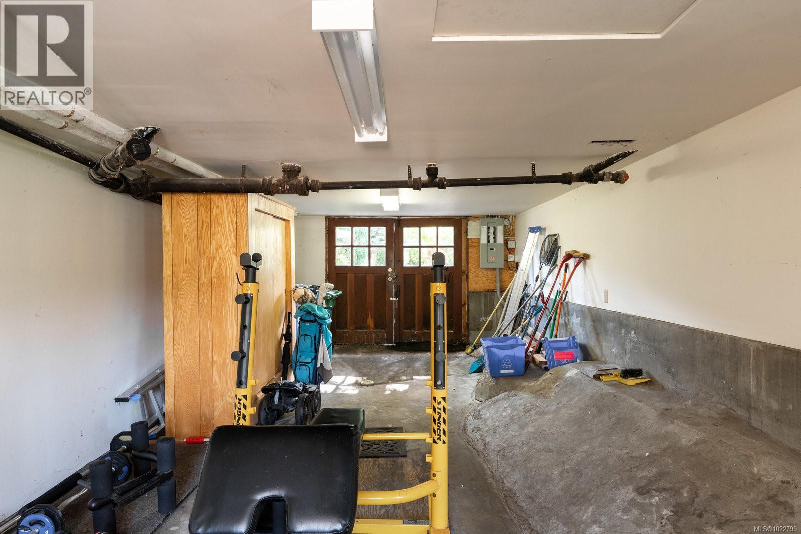  2162 Brighton Avenue, Oak Bay