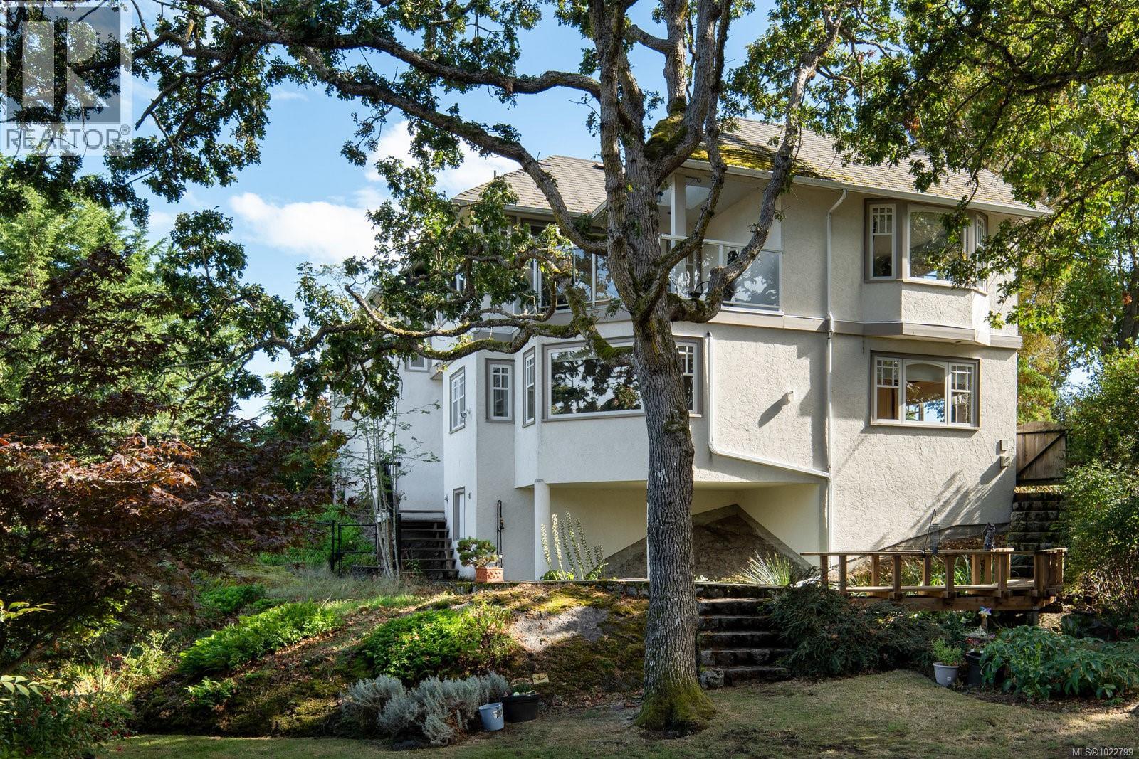  2162 Brighton Avenue, Oak Bay
