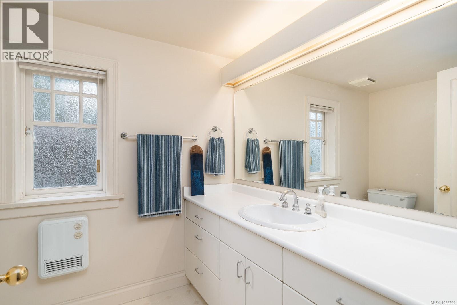  2162 Brighton Avenue, Oak Bay