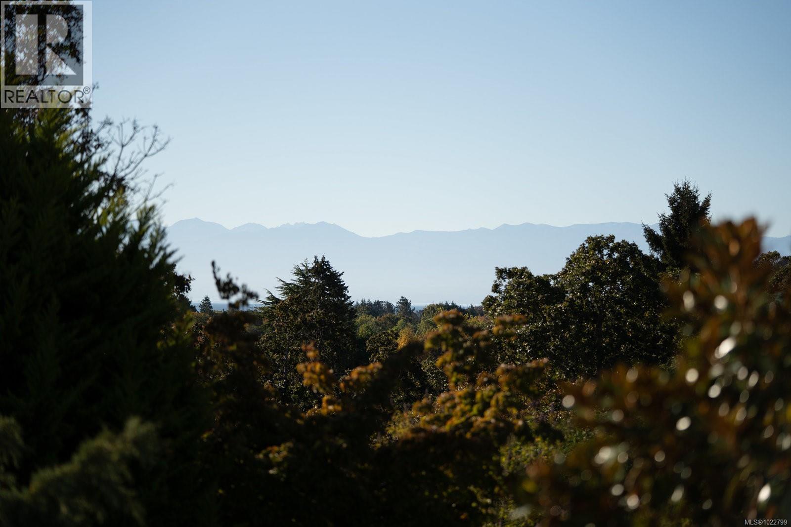  2162 Brighton Avenue, Oak Bay