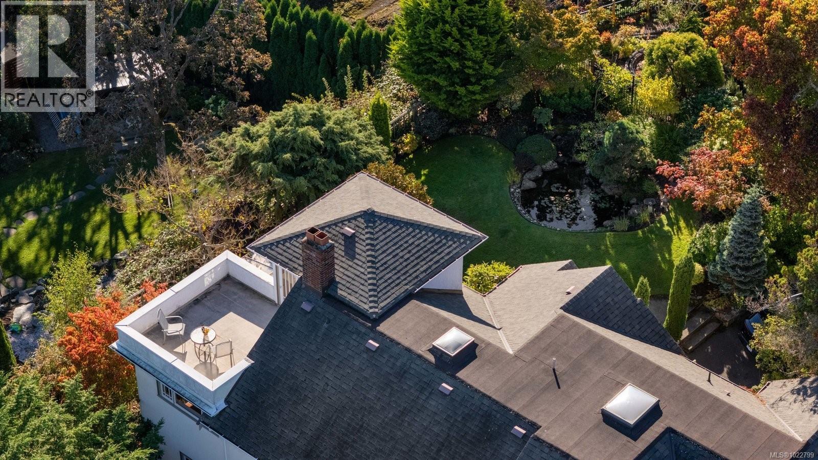  2162 Brighton Avenue, Oak Bay