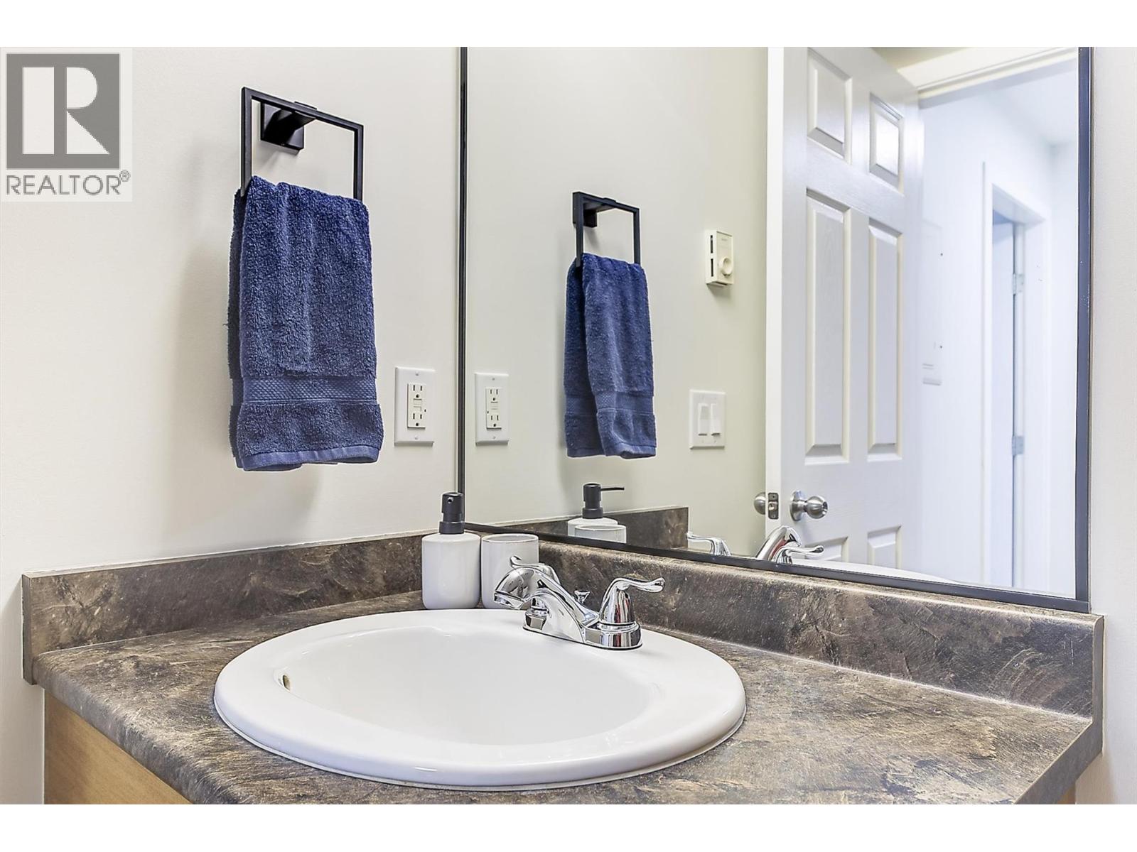 102 135 Ziprick Road, Kelowna