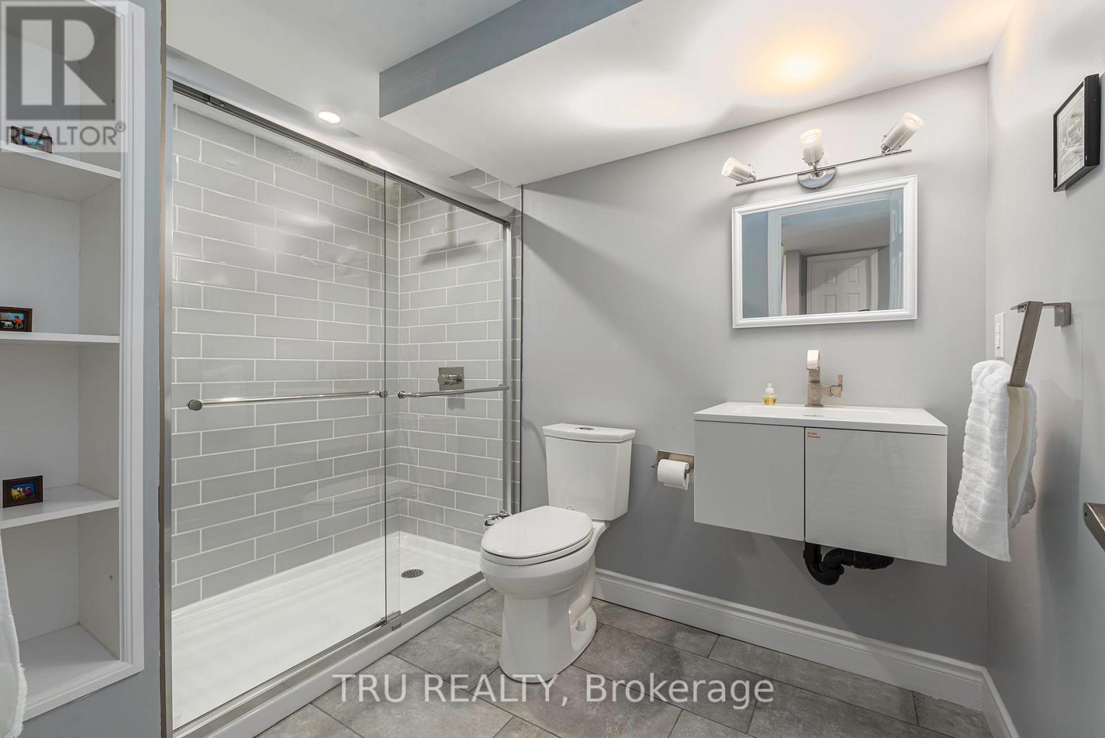 5 Bed, 4 Bath House for Rent in Ottawa – 1915 TRANS CANADA ROAD, Ottawa – MLS# X12816624 - Image 9