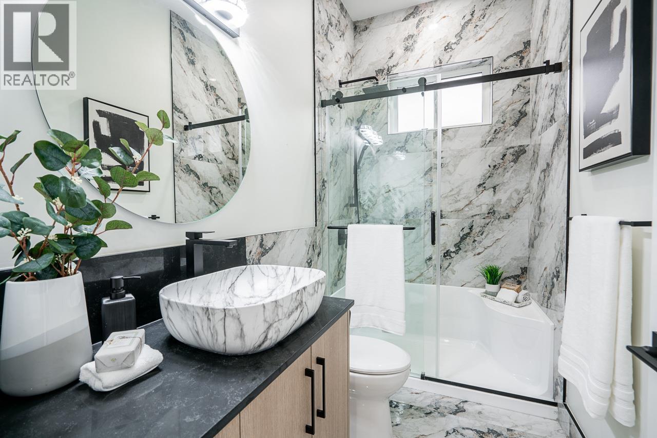 1941 PRAIRIE AVENUE, Port Coquitlam