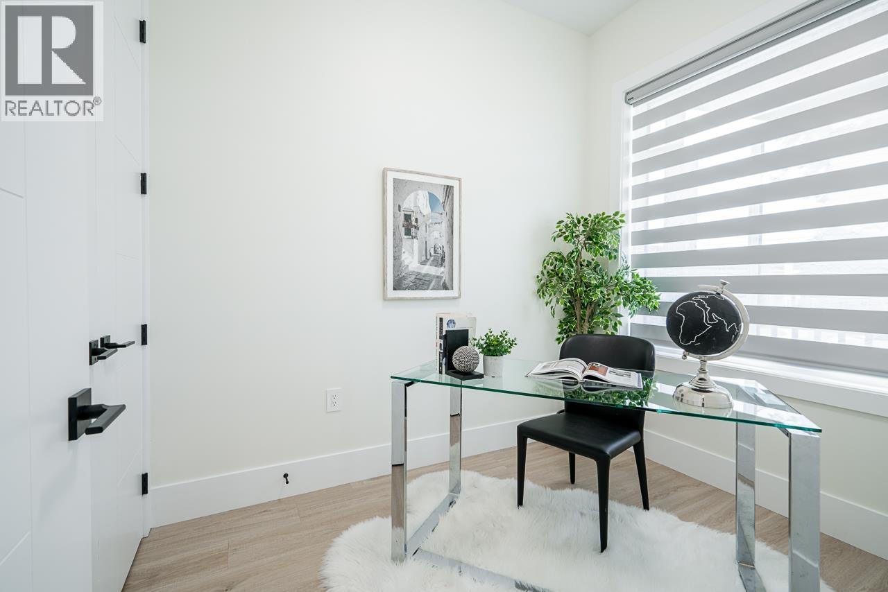 1941 PRAIRIE AVENUE, Port Coquitlam