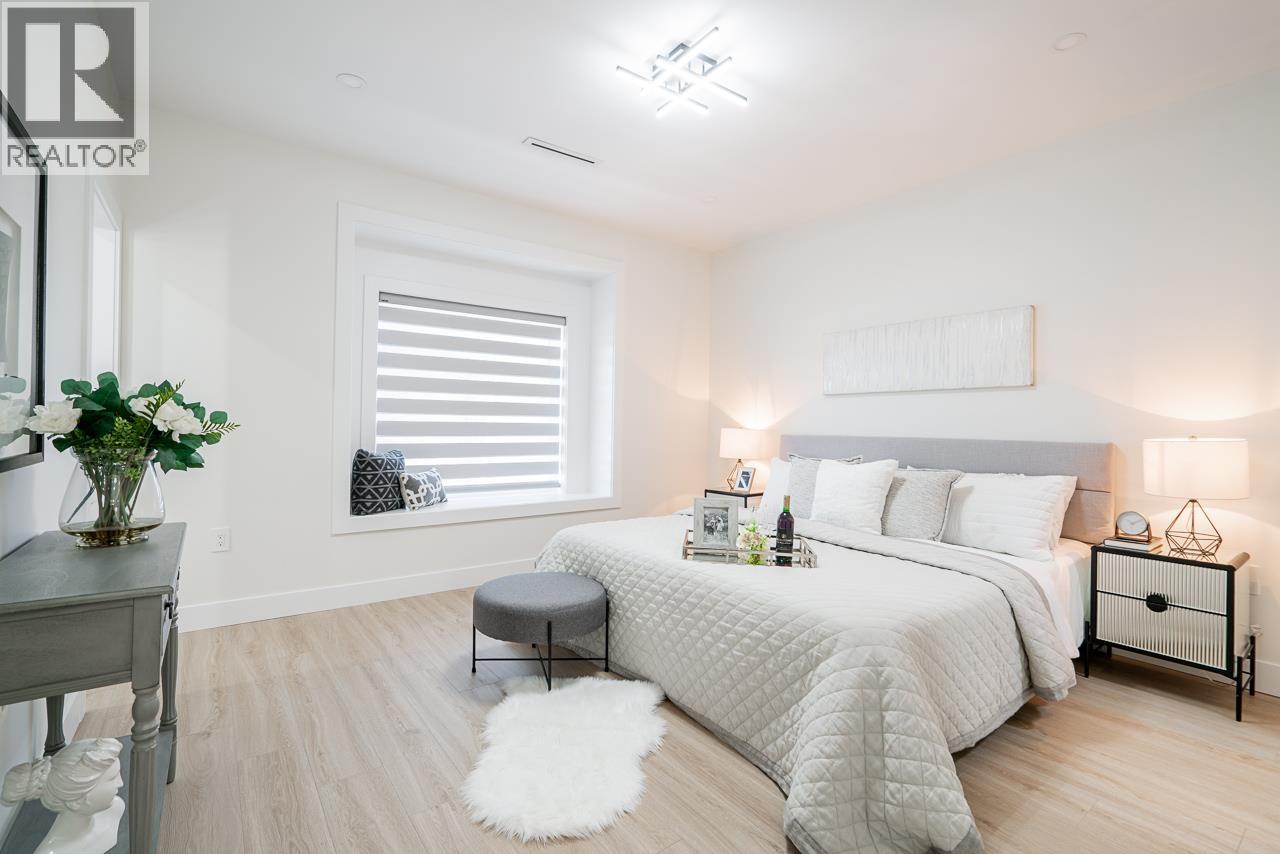 1941 PRAIRIE AVENUE, Port Coquitlam