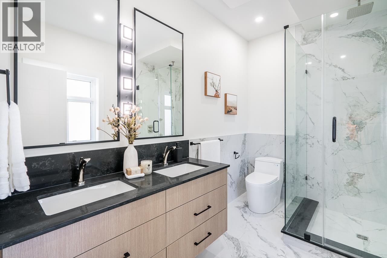 1941 PRAIRIE AVENUE, Port Coquitlam