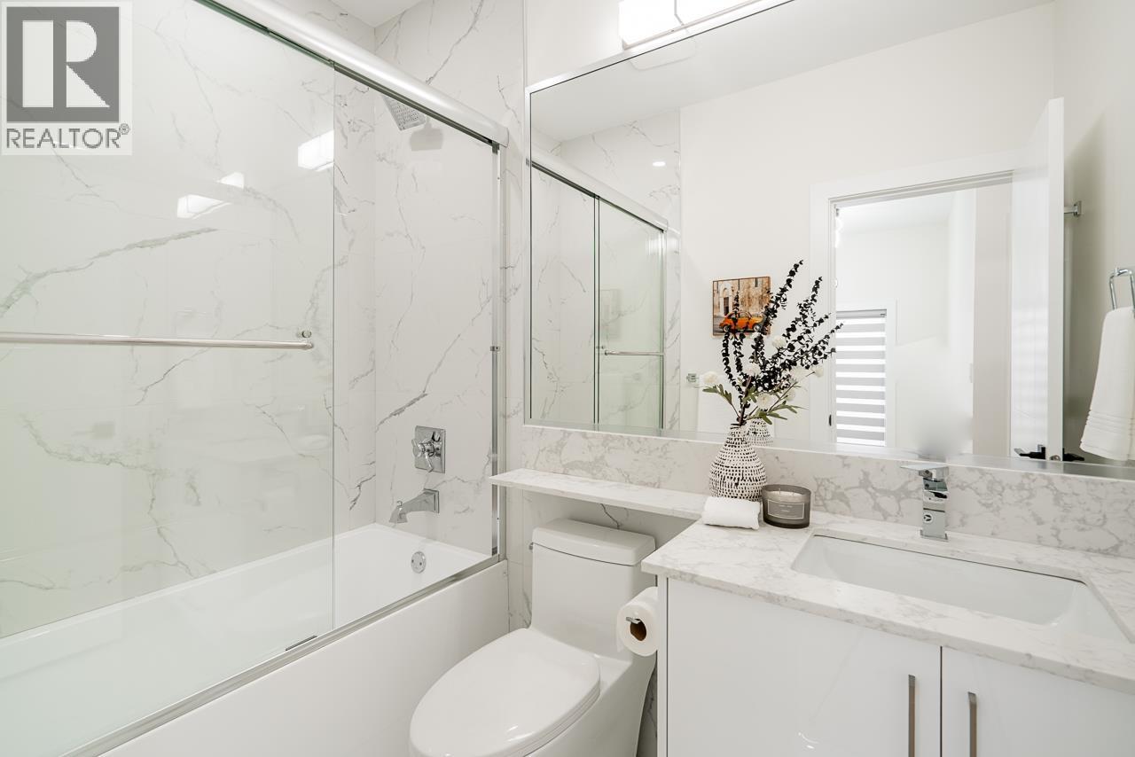 1941 PRAIRIE AVENUE, Port Coquitlam