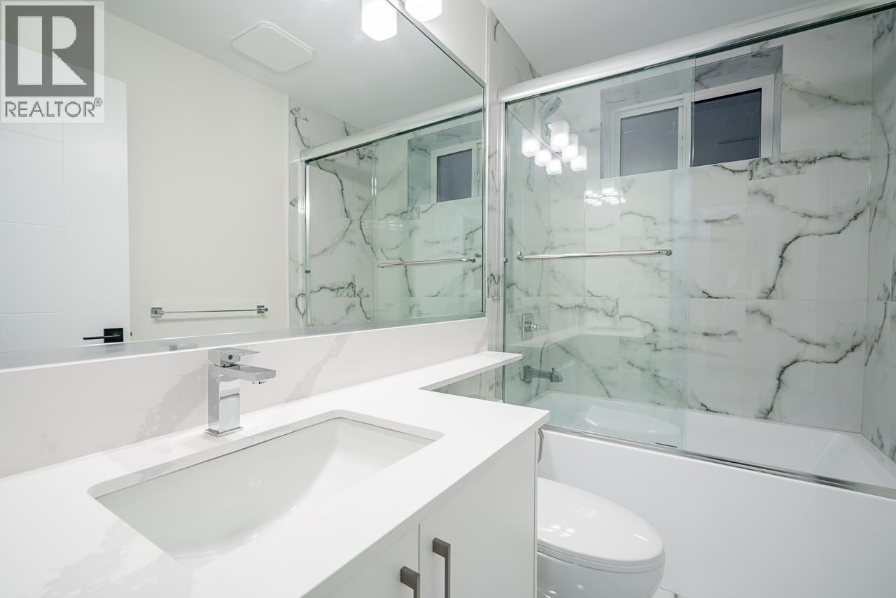 1941 PRAIRIE AVENUE, Port Coquitlam