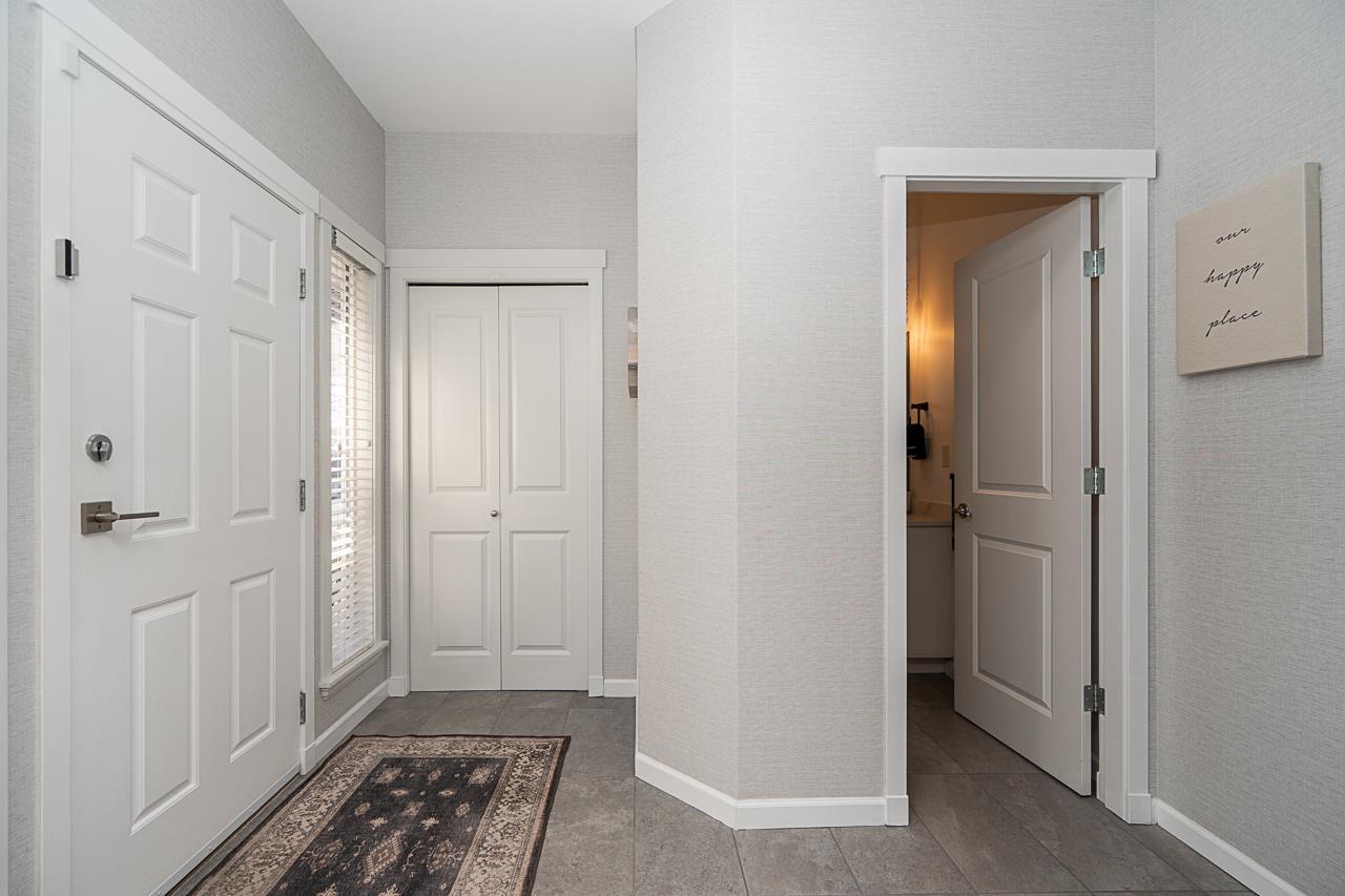 18947 71A AVENUE - Photo 4 of 40, Surrey, British Columbia