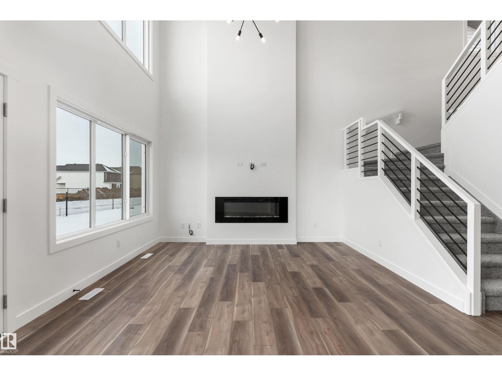 
          931 18 AV NW
            <br/>
            <span>Edmonton</span>
            , 
            <span>AB</span>
             <span>T6T2X3</span>
        