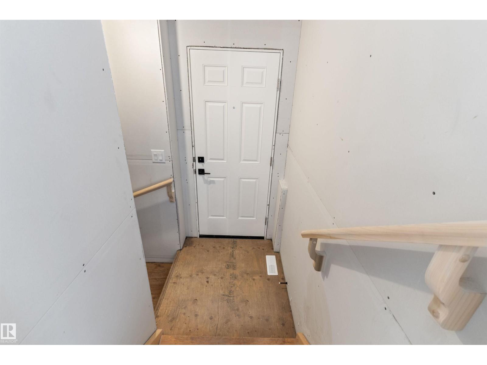 
          931 18 AV NW
            <br/>
            <span>Edmonton</span>
            , 
            <span>AB</span>
             <span>T6T2X3</span>
         - Photo 31