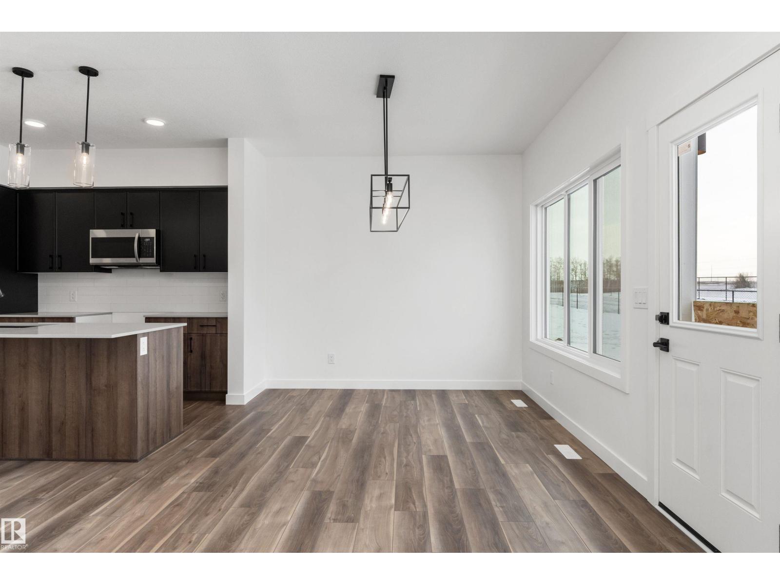 
          931 18 AV NW
            <br/>
            <span>Edmonton</span>
            , 
            <span>AB</span>
             <span>T6T2X3</span>
         - Photo 40