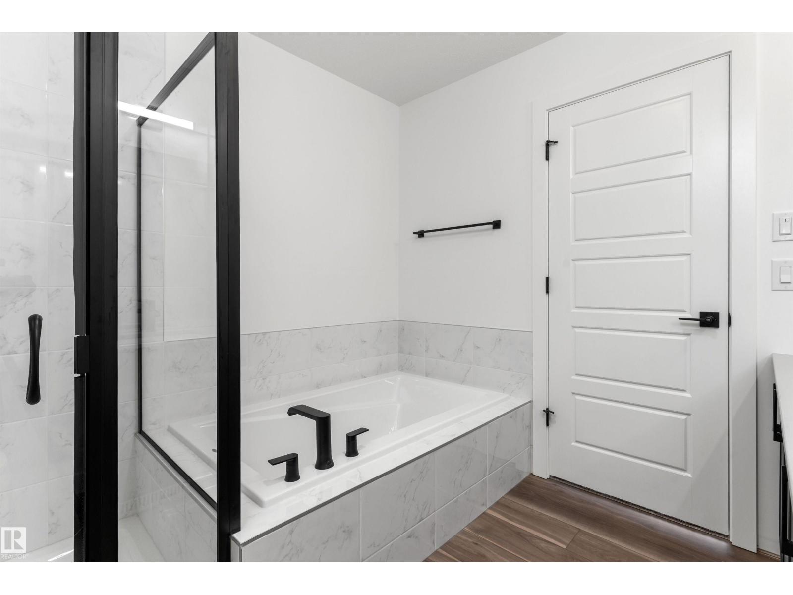 
          931 18 AV NW
            <br/>
            <span>Edmonton</span>
            , 
            <span>AB</span>
             <span>T6T2X3</span>
         - Photo 26