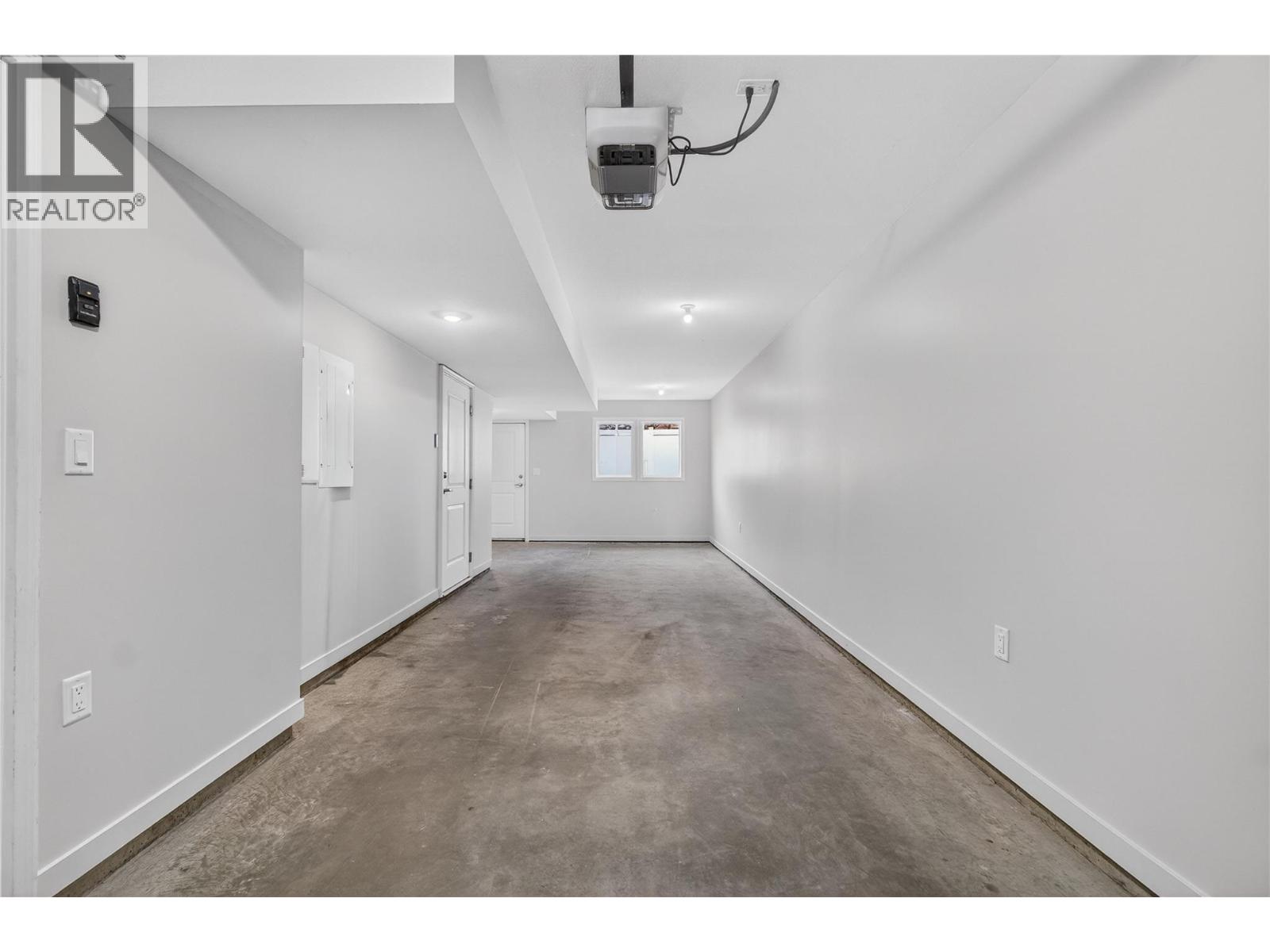 4 2081 11 Avenue Northeast, Salmon Arm