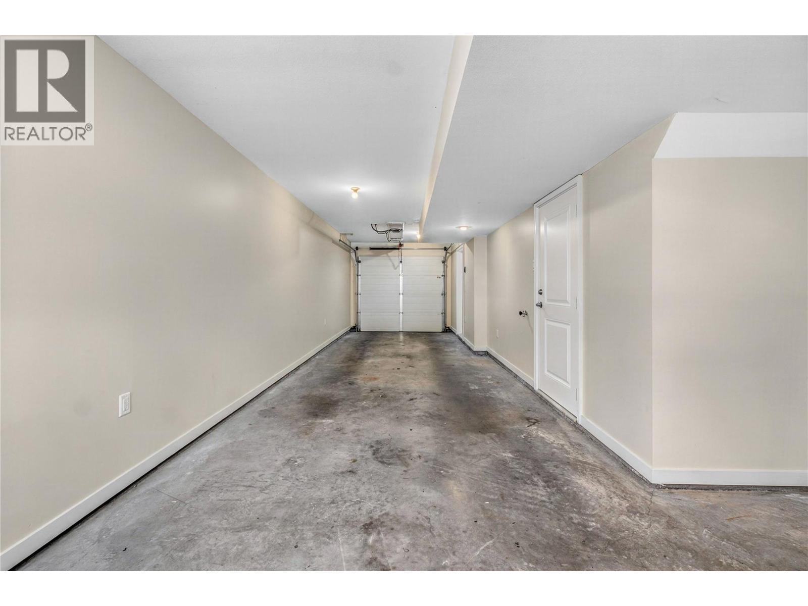 4 2081 11 Avenue Northeast, Salmon Arm