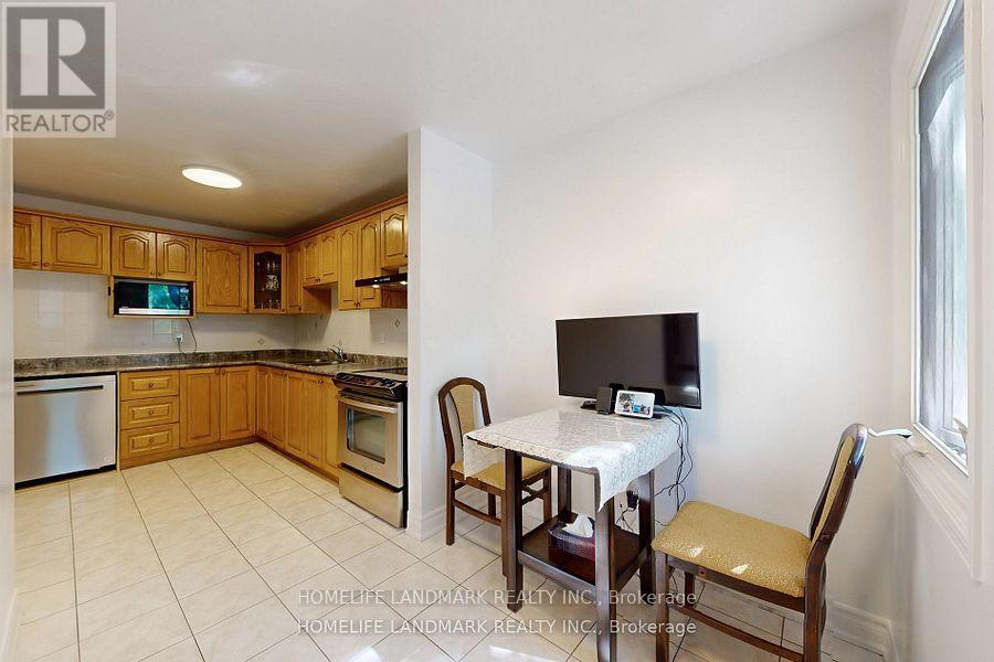 32 COATSWORTH CRESCENT - 11