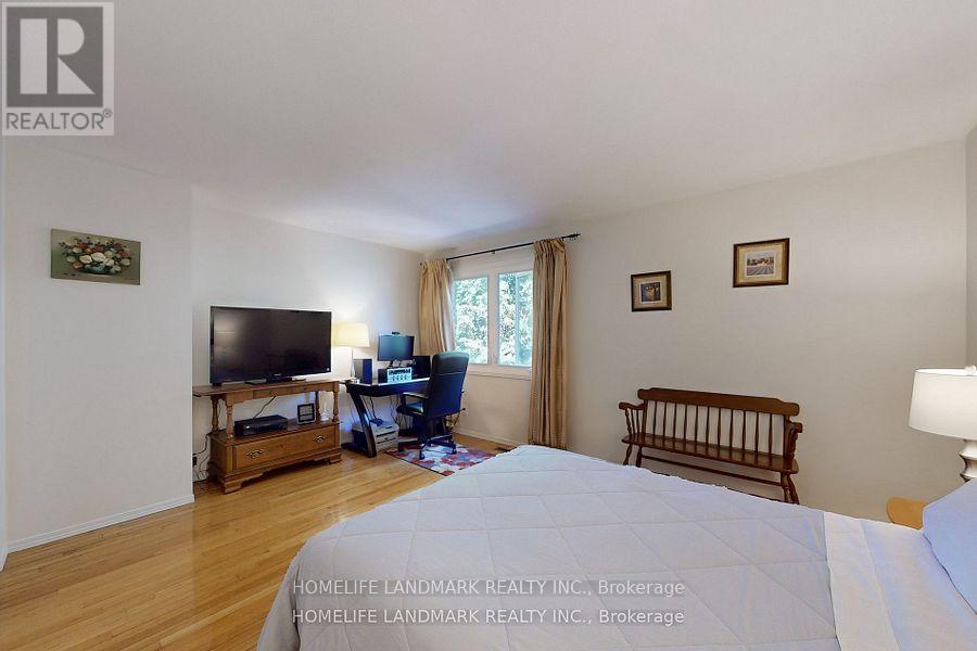 32 COATSWORTH CRESCENT - 19