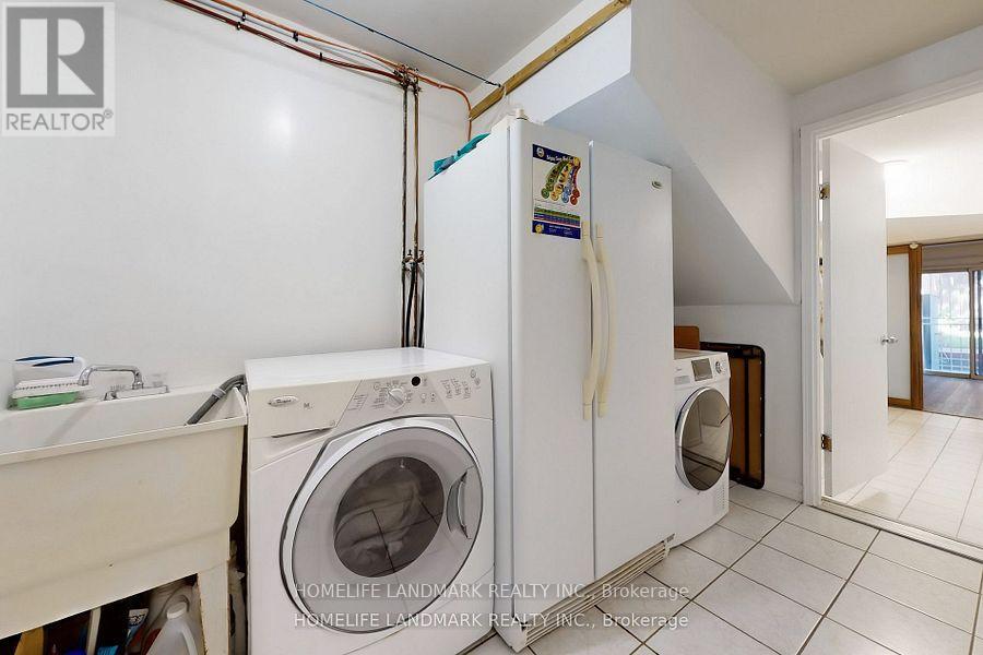 32 COATSWORTH CRESCENT - 40