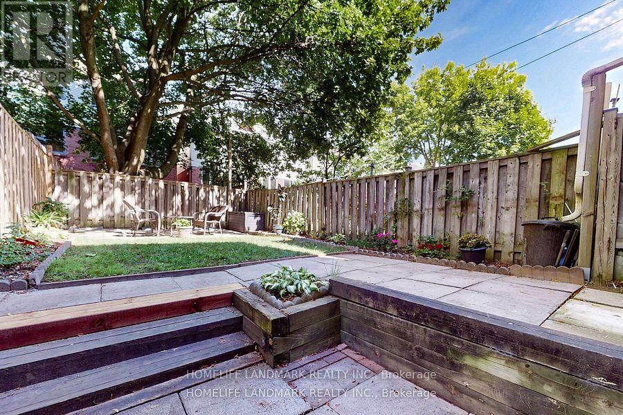 32 COATSWORTH CRESCENT - 41