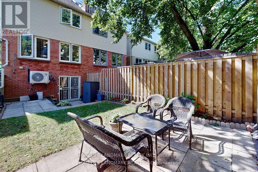 32 COATSWORTH CRESCENT - 43