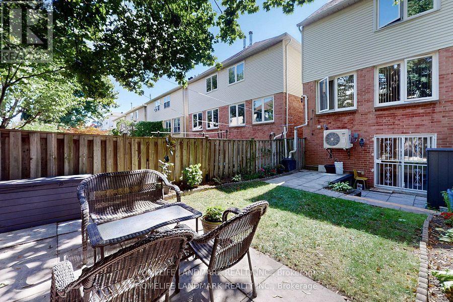 32 COATSWORTH CRESCENT - 44