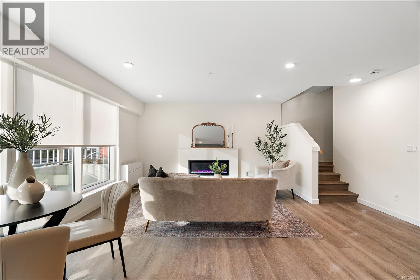 #TH3 1102 ESQUIMALT RD - 7