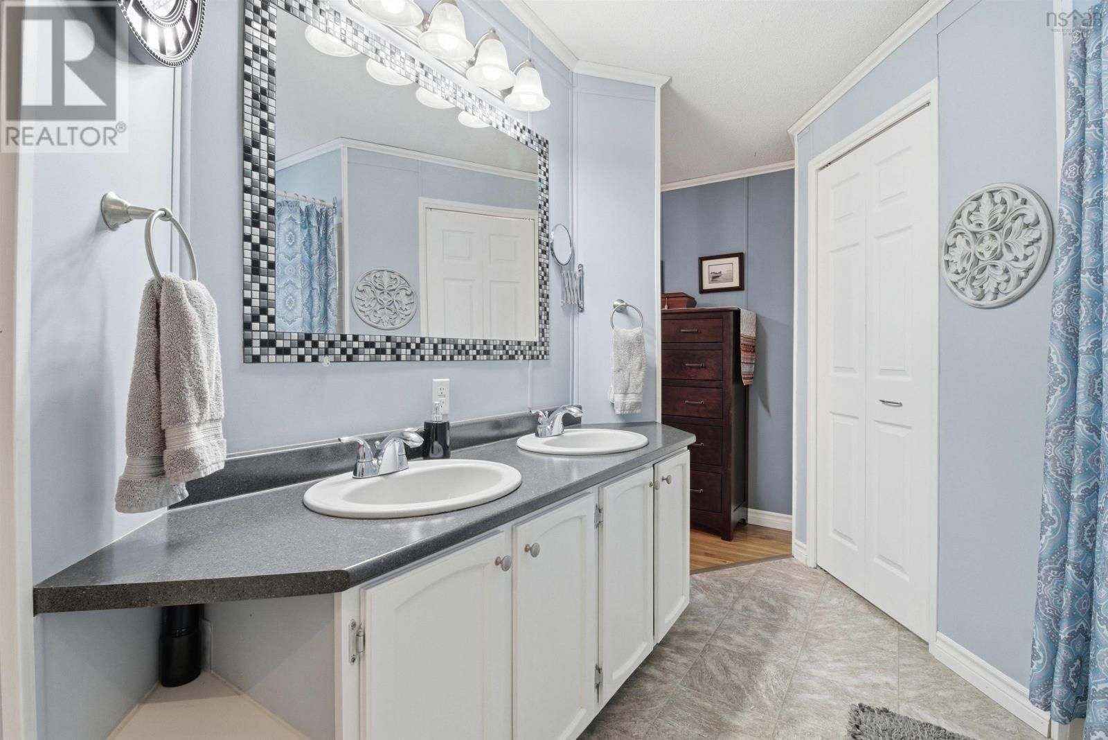 Property 19 of 32 of 15 Bruce Street