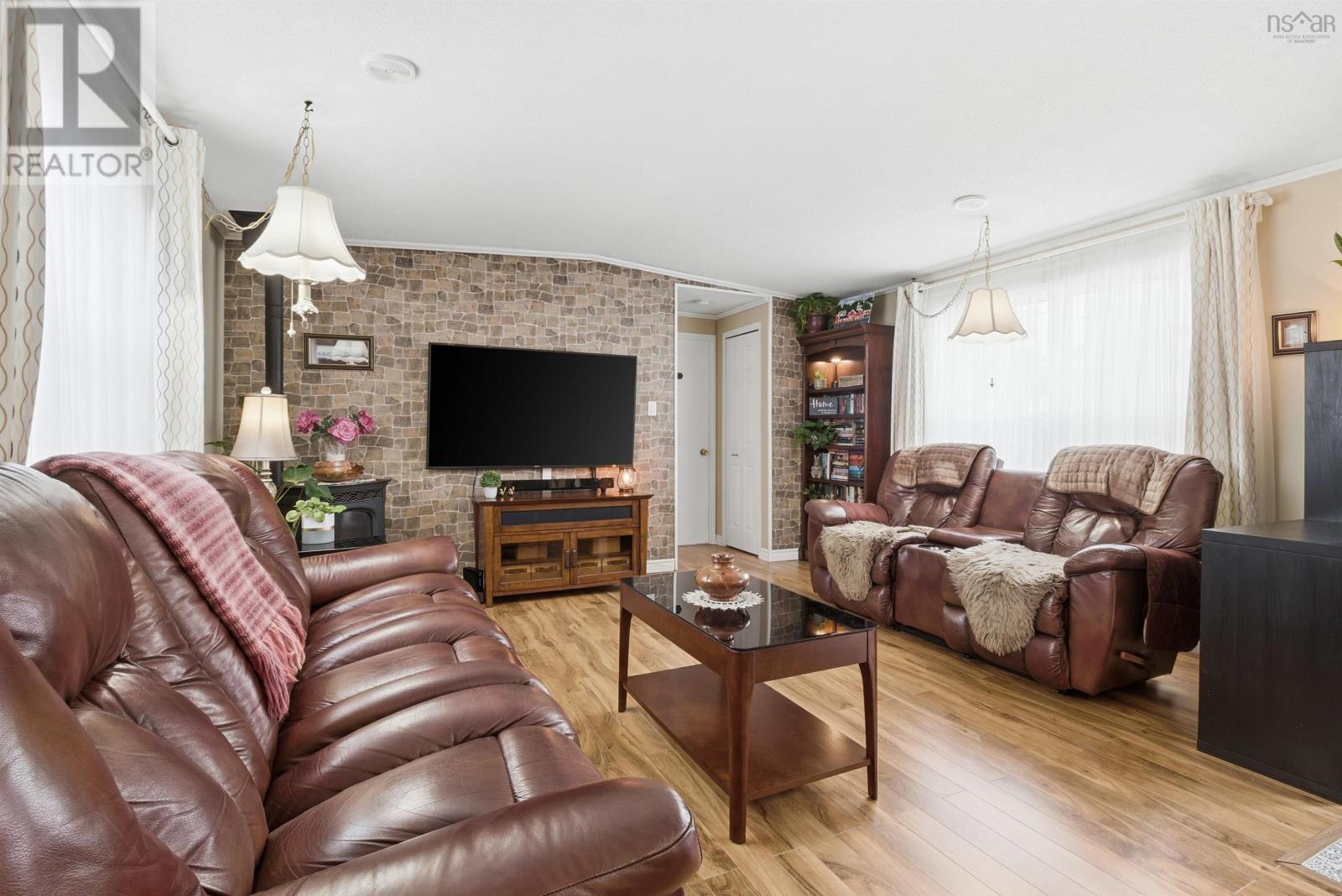 Property 7 of 32 of 15 Bruce Street