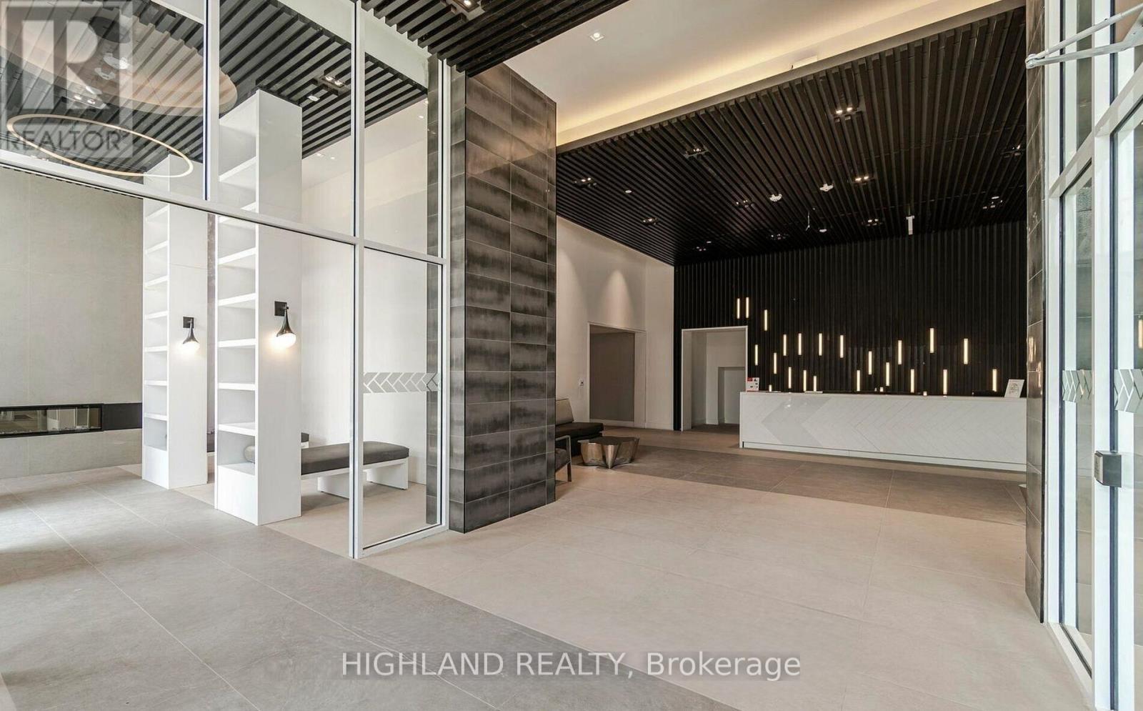 2489 Taunton Unit 1116 photo 2