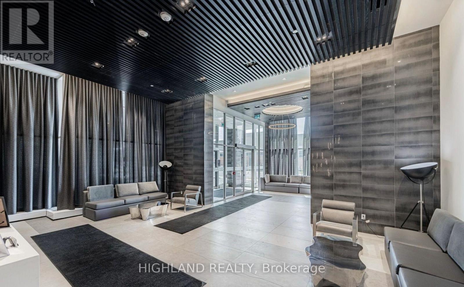 2489 Taunton Unit 1116 photo 3