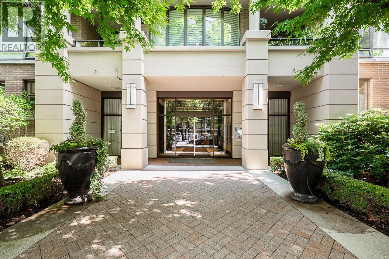 1002 170 W 1ST STREET - Photo 3 of 30, North Vancouver, British Columbia