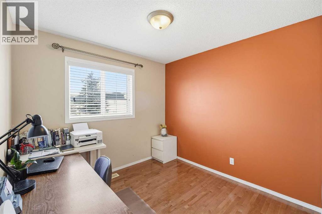 Single Family House for Sale in  Saddlecrest Blvd  NE Saddle Ridge Calgary 