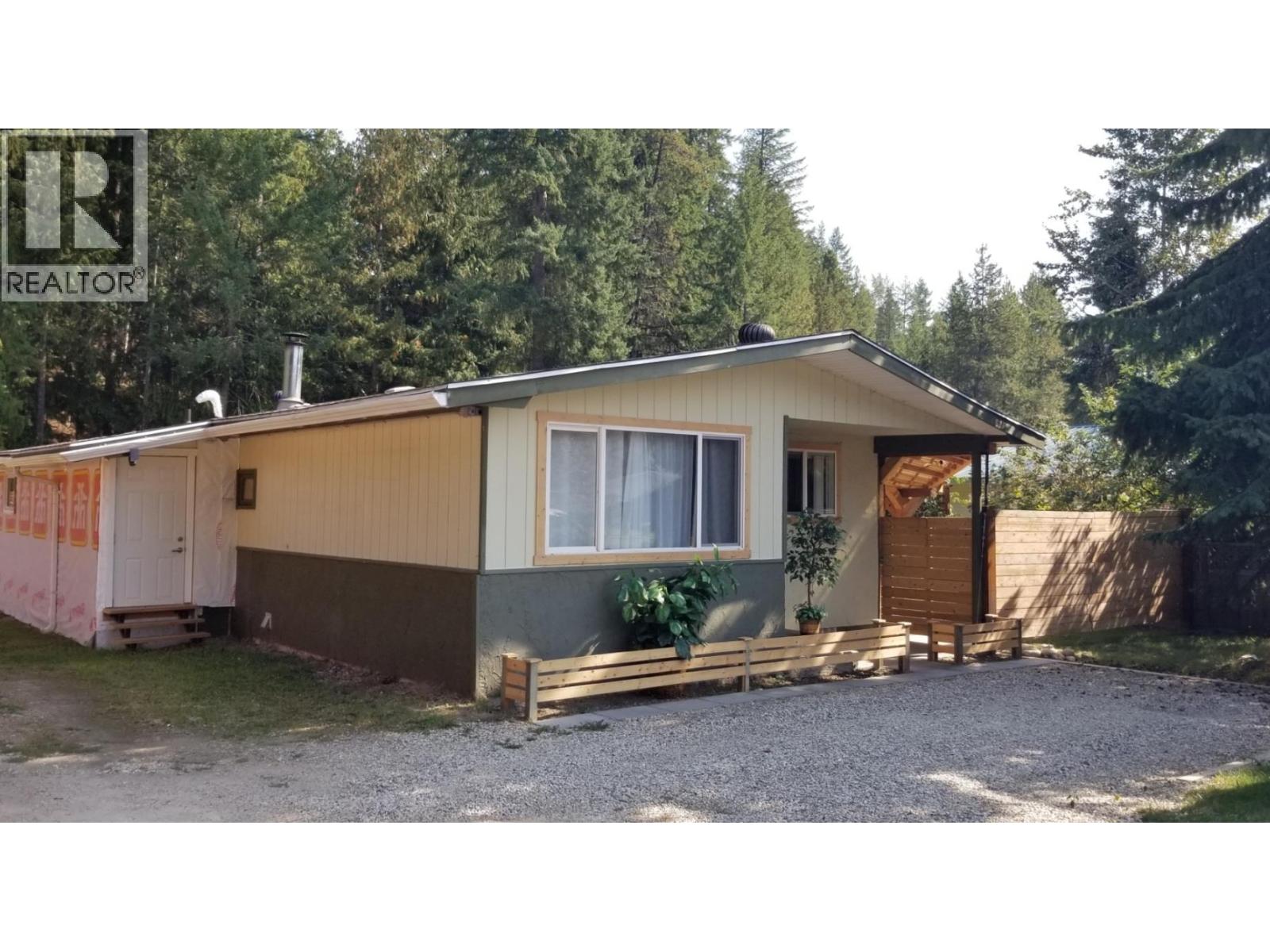 914 Columbia Crescent, Nakusp