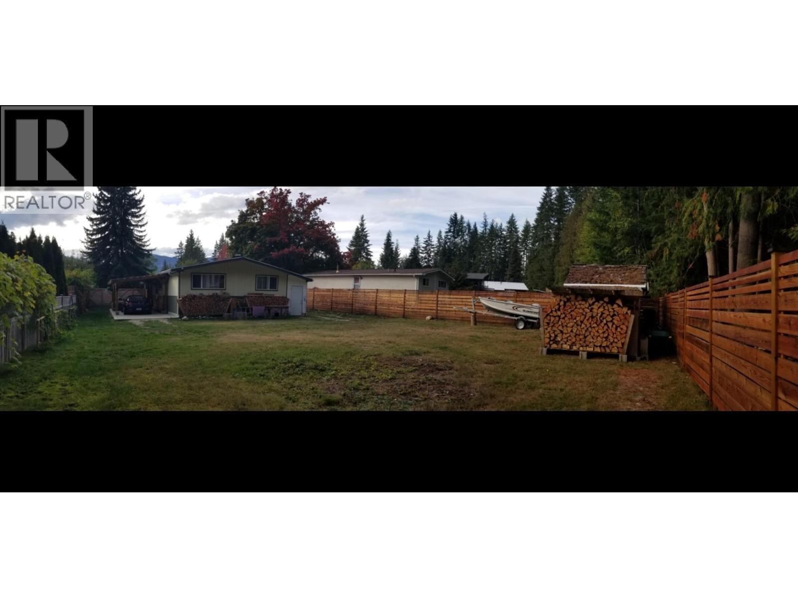 914 Columbia Crescent, Nakusp