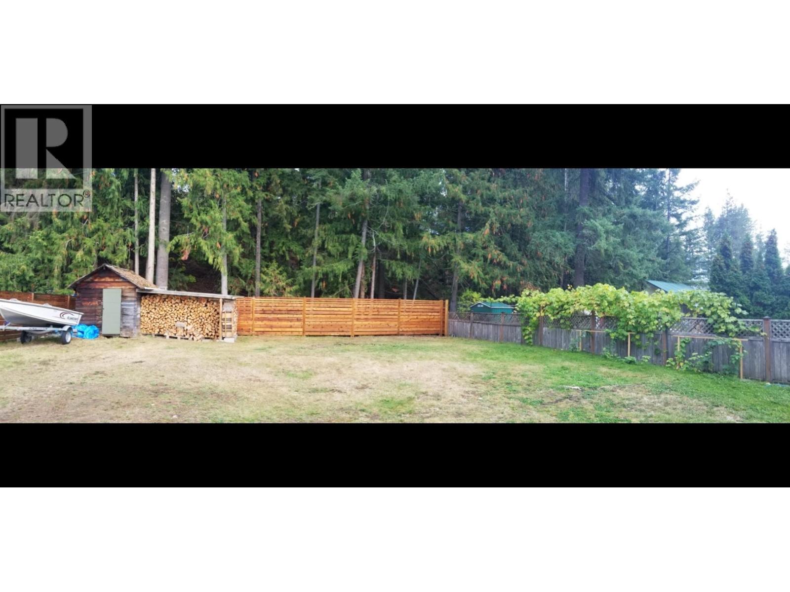 914 Columbia Crescent, Nakusp