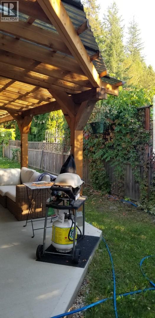 914 Columbia Crescent, Nakusp