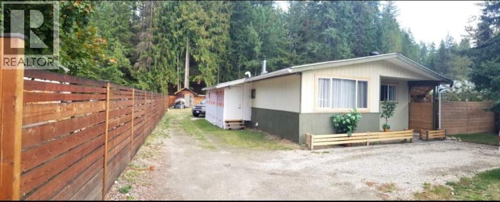 914 Columbia Crescent, Nakusp