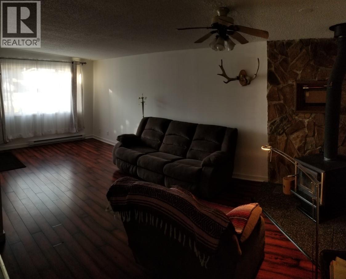 914 Columbia Crescent, Nakusp