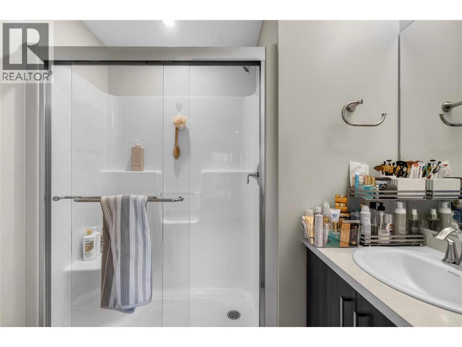 9 2081 11 Avenue Northeast, Salmon Arm