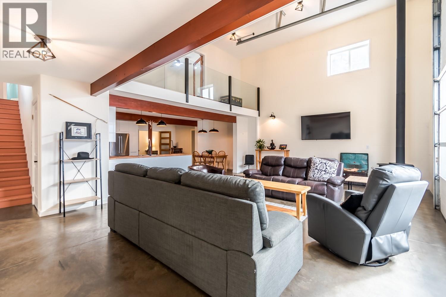 4142 99 HWY N ROAD N - 52