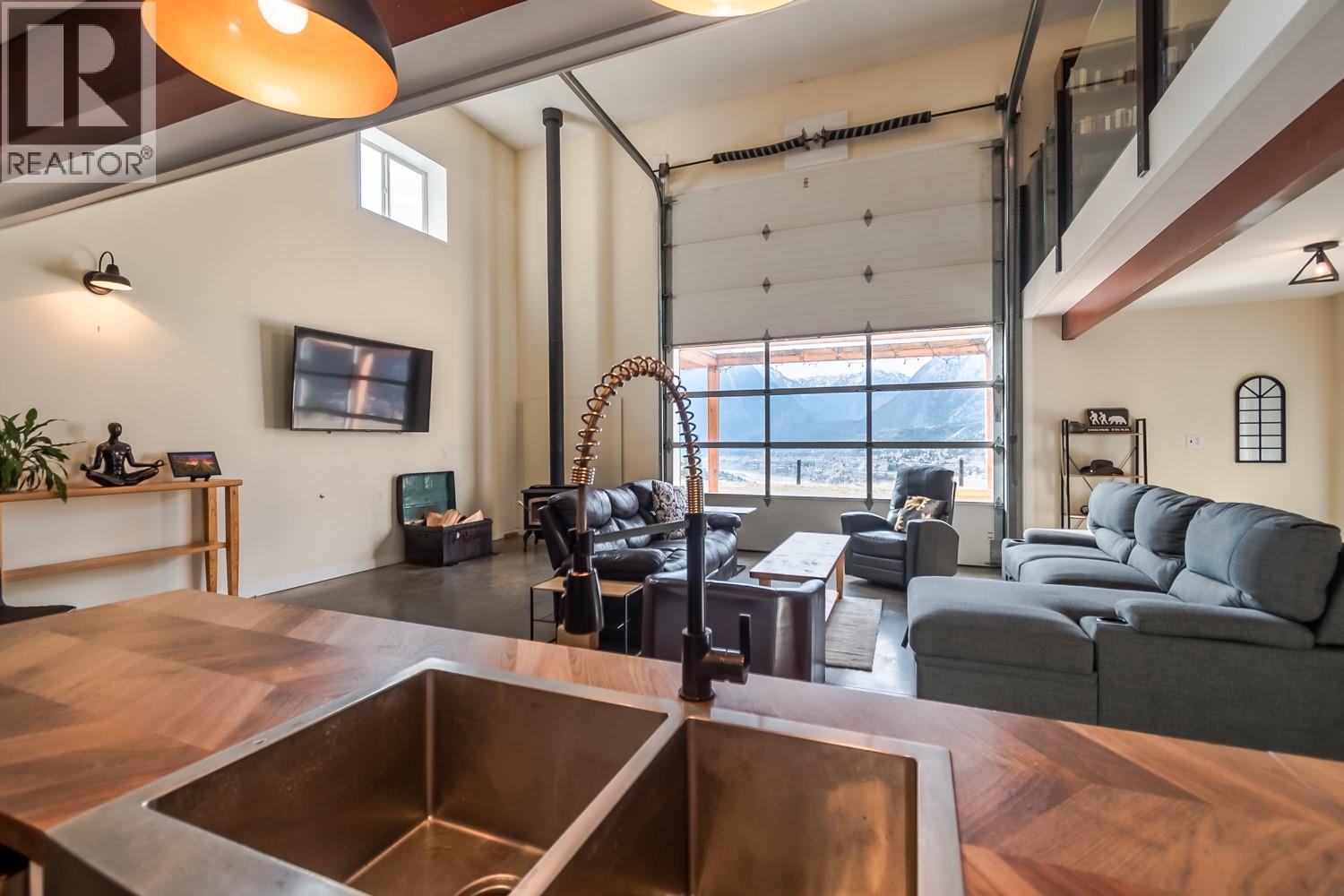 4142 99 HWY N ROAD N - 47