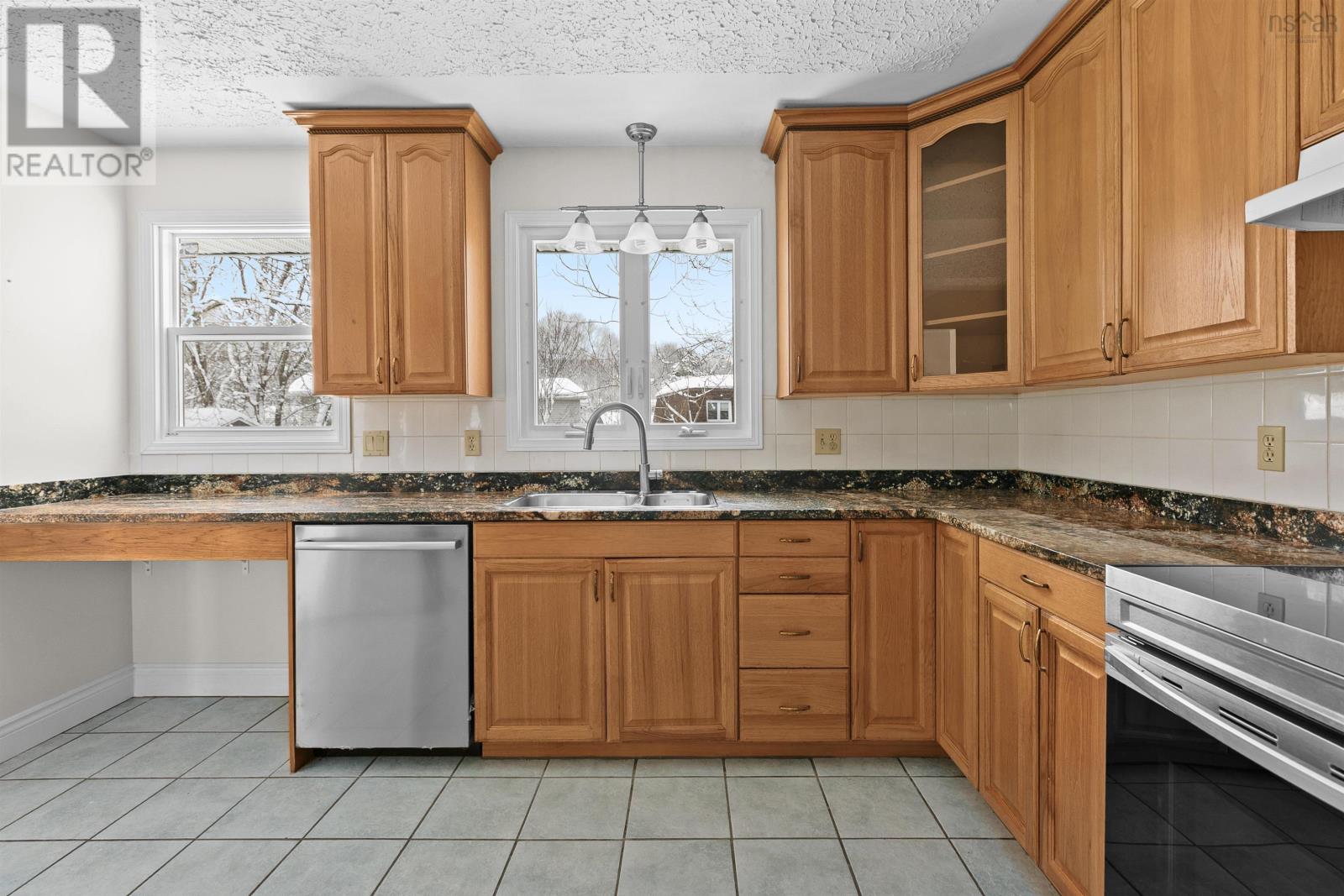 Property 11 of 31 of 39 Inverness Avenue