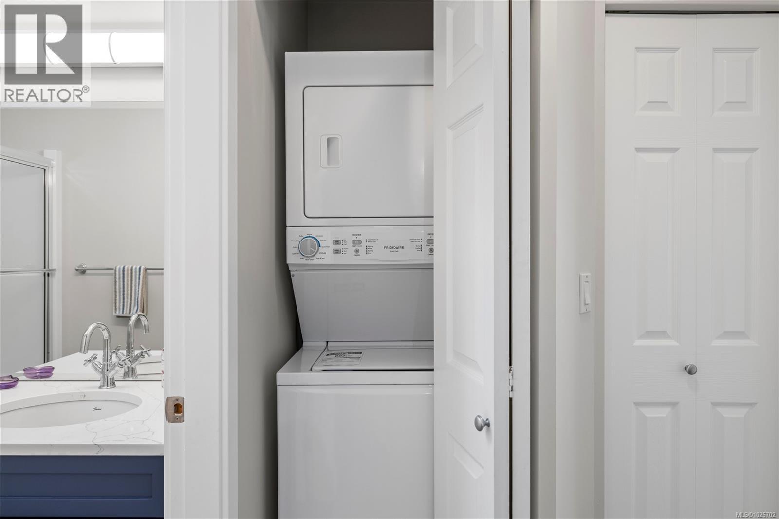 7 332 Belaire St, Ladysmith