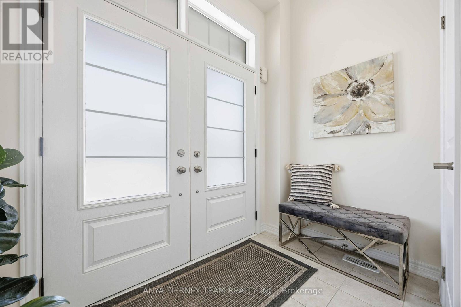 34 MULGRAVE STREET - Photo 4 of 37, Whitby, Ontario